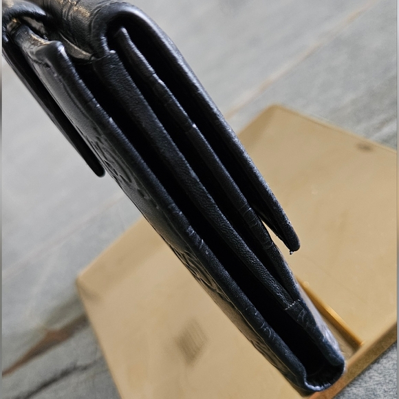 Gucci Guccima Black Leather Wallet with GG Monogram and Gold-Tone Detail - Picture 10 of 17